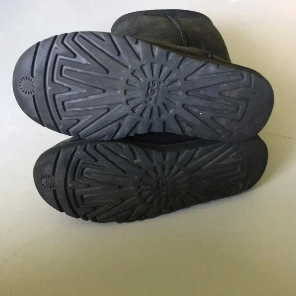 Ugg Classic tall boots black suede fleece lined Size 5 - Picture 5 of 7